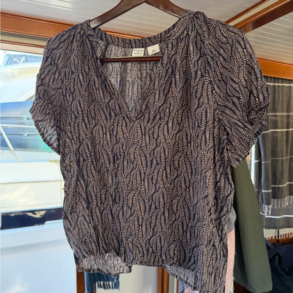 Melrose and Market Patterned V-Neck Blouse